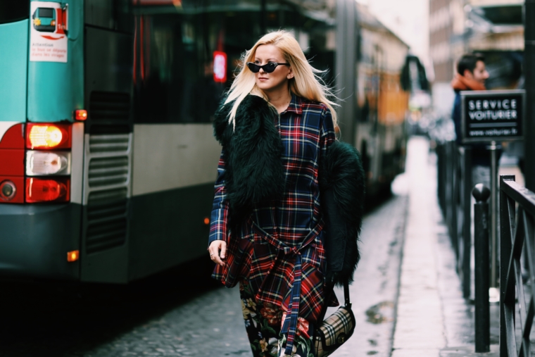 tartan plaid pattern mix muster burberry trend 2018 paris streetstyle fashion week 2018