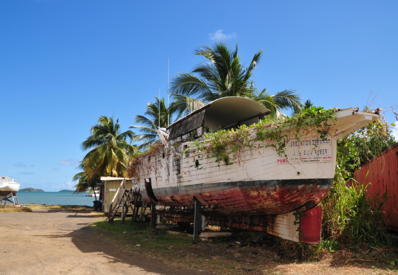 abandoned boat beach