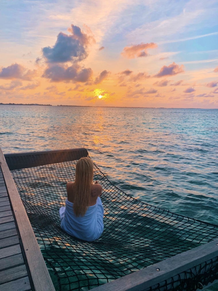 sunset Shangri La's Villingili Resort & Spa Maldives