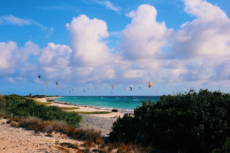 Bonaire surfing surf kite