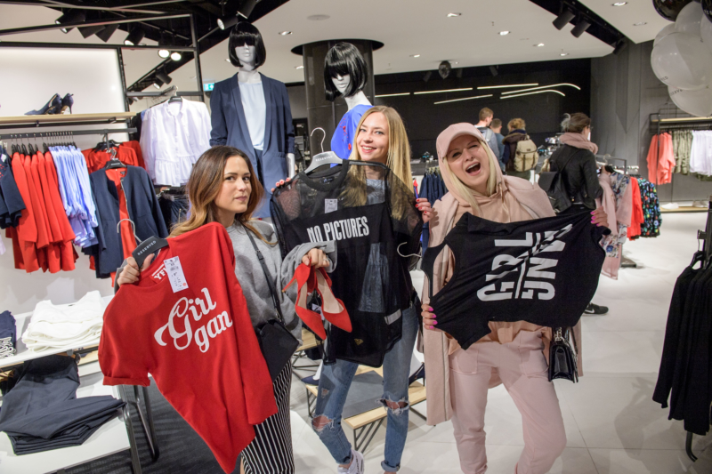 COLOGNE, GERMANY - MARCH 22: RESERVED store opening on March 22, 2017 in Cologne, Germany. (Photo by Thomas Lohnes/Getty Images for RESERVED)