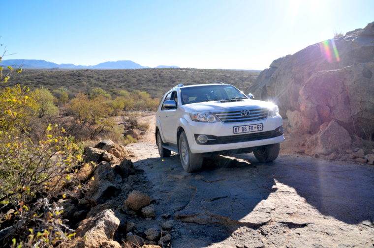 ROAD TRIP NAMIBIA AFRICA TOYOTA FORTUNER OFF ROAD