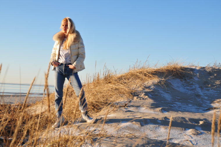 pärnu beach frozen winter holidays fashionblogger estonia travel