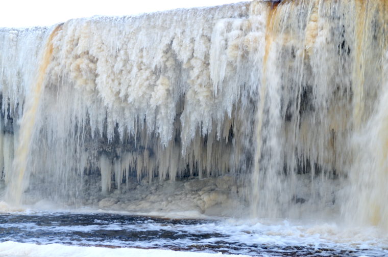 estonia frozen waterfall wasserfall gefroren estland