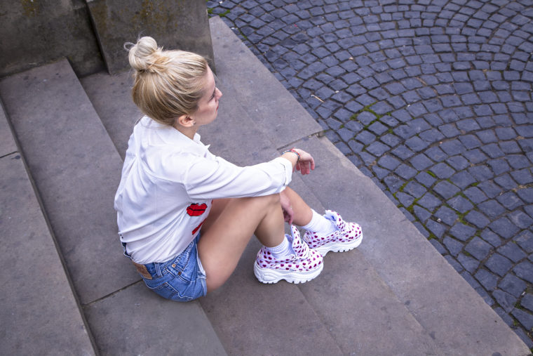 90er style street urban buffalo bun fashionblogger blogwalk