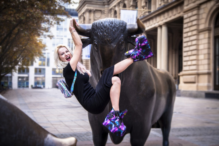 90er style urban fashion streetstyle buffalo glassics galaxy 90s
