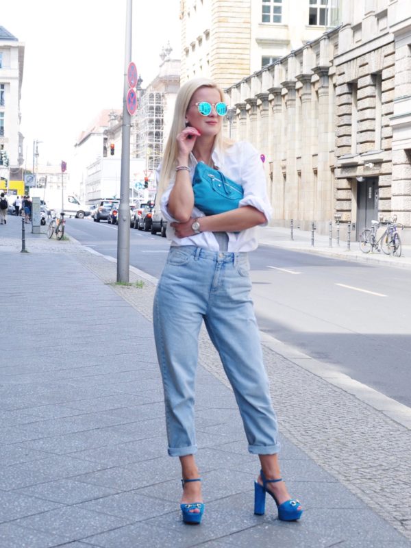 mom jeans vintage white shirt streetstyle