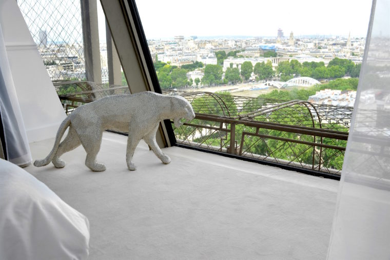 eiffel tower view apartment paris homeaway fewo-direkt