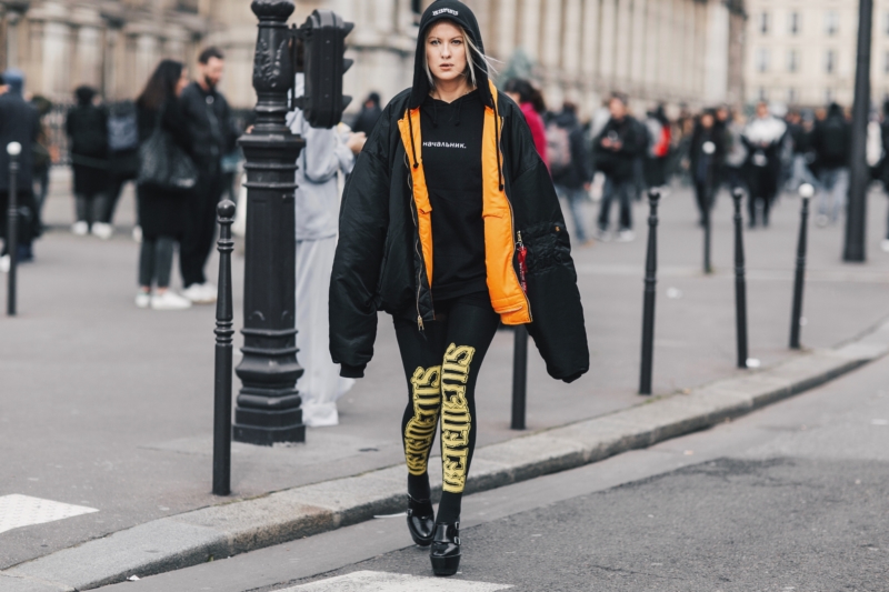 paris fashion week before the show dior streetstyle vetements look 2017