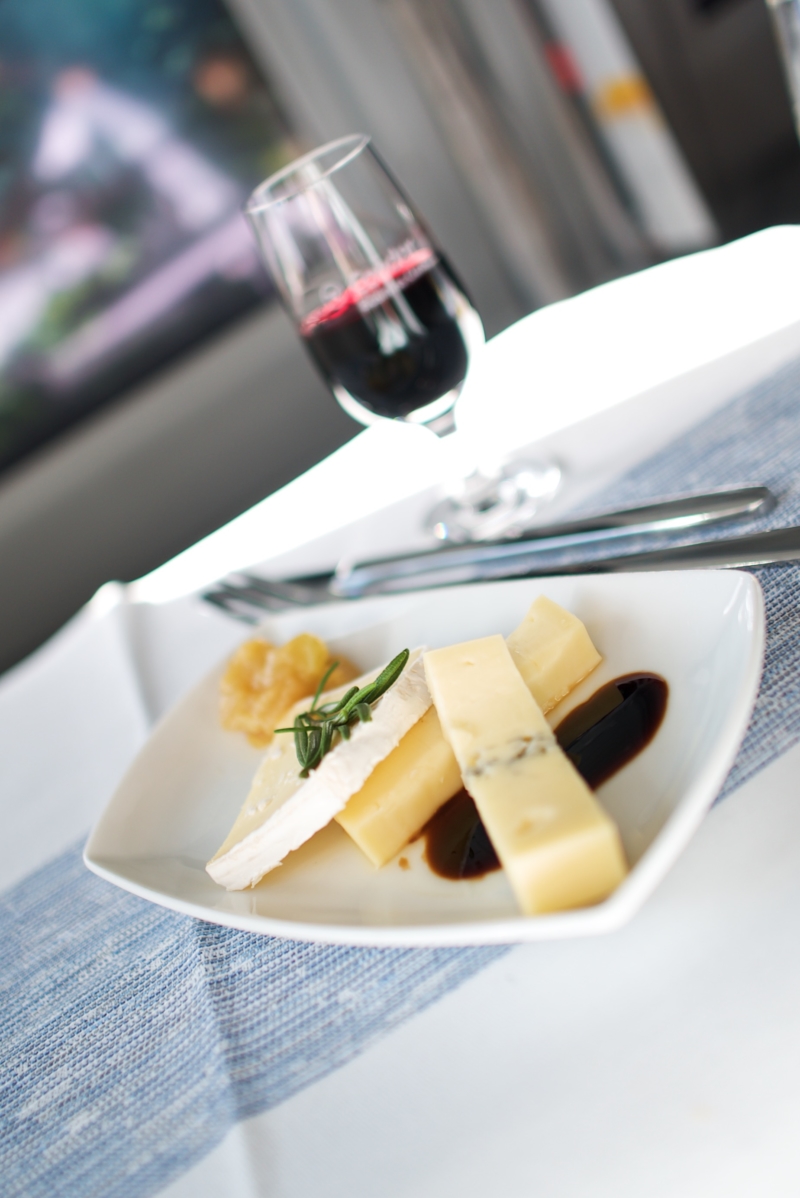 condor business class food