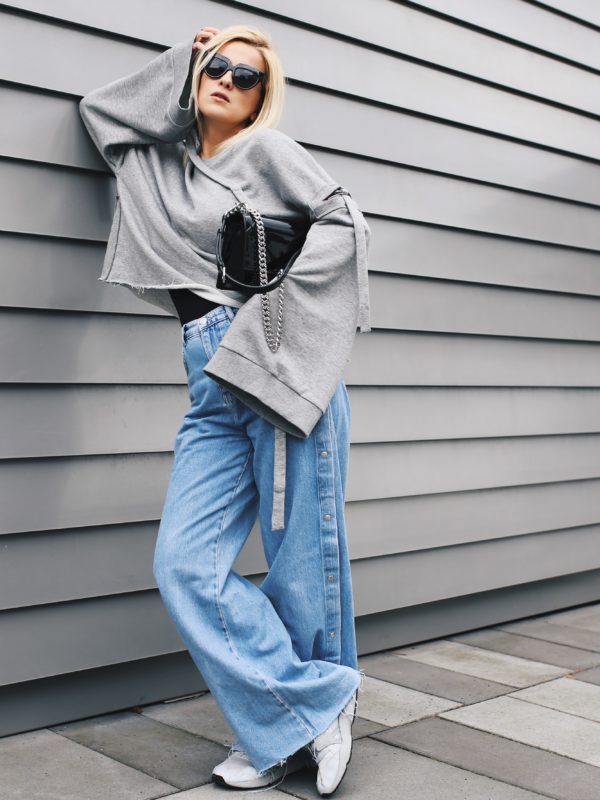 reserved xxl grey sweatshirt with flared jeans from pull & bear