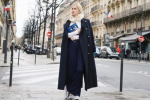 Paris Fashion Week PFW Streetstyle Marks & Spencer Mantel Blau