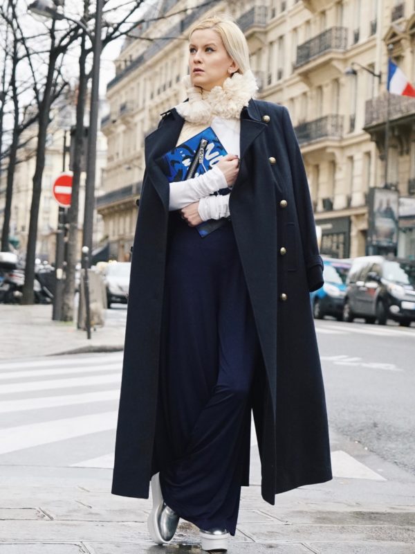 Paris Fashion Week PFW Streetstyle Marks & Spencer Mantel Blau