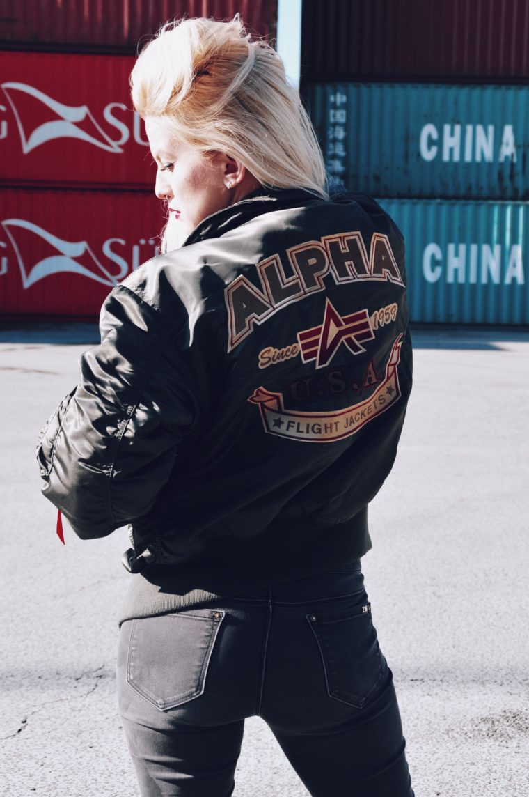 besondere alpha industries bomber jacke must have trend 2016 stickerei vintage