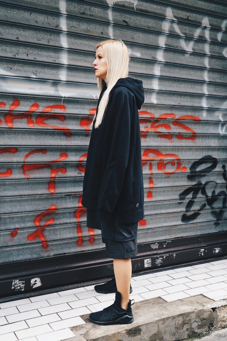 schwarz, outfit, rihanna, schuhe, the trainer, paris