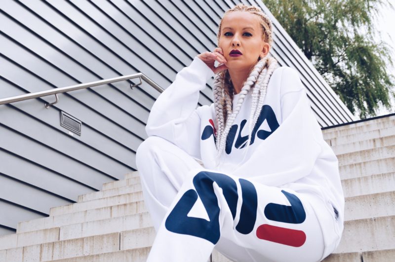 white fila sweat pants, sweatshirt, oversized, retro