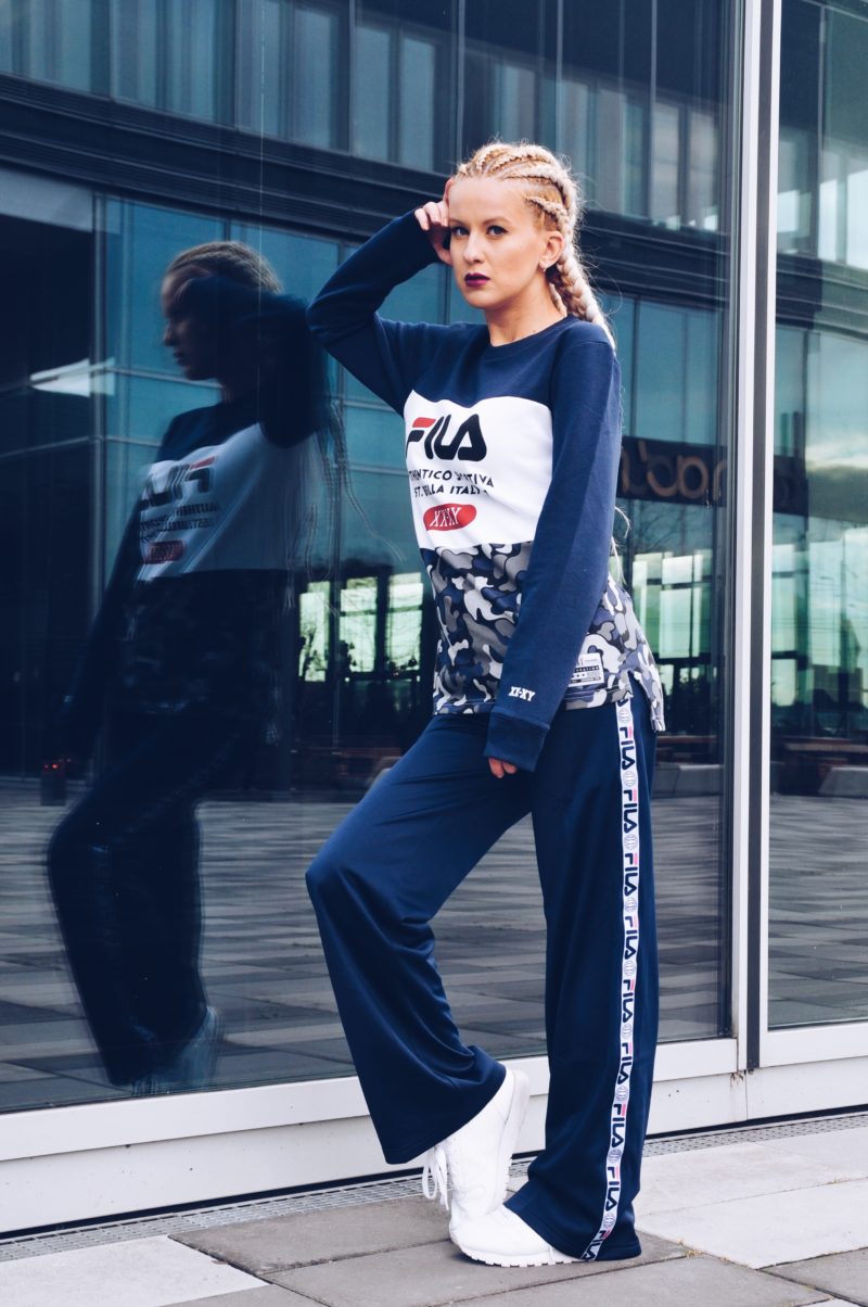 Fila Trainingshose blau, Pullover Fila blau weiß, Tarnmuster