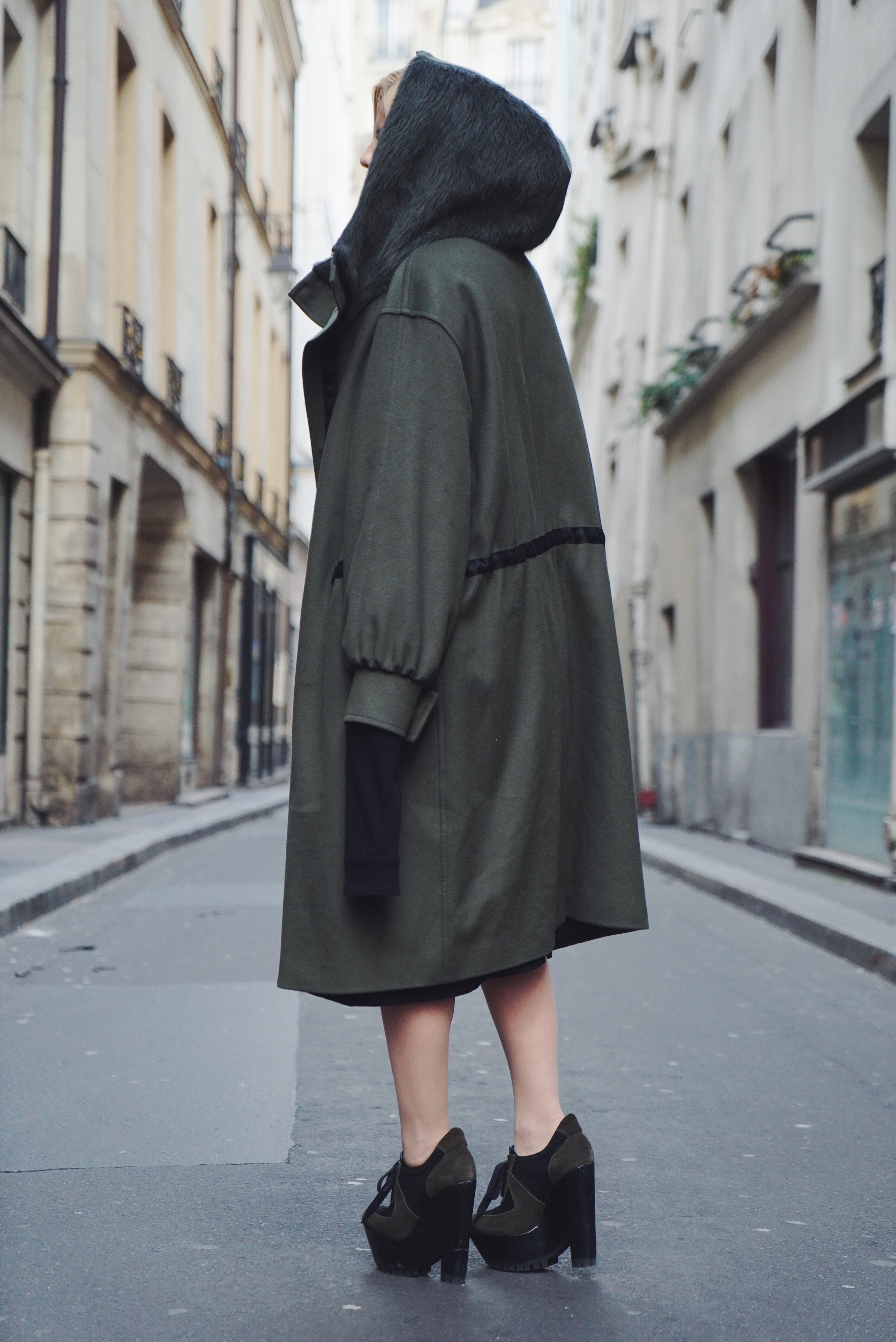 trend mantel oversized khaki olive coat sean suen paris 