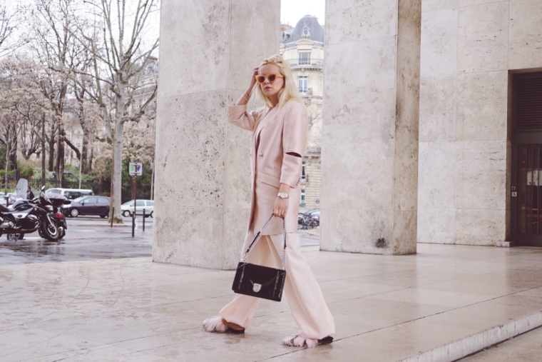 valentin yudashkin streetstyle paris rose suit woman