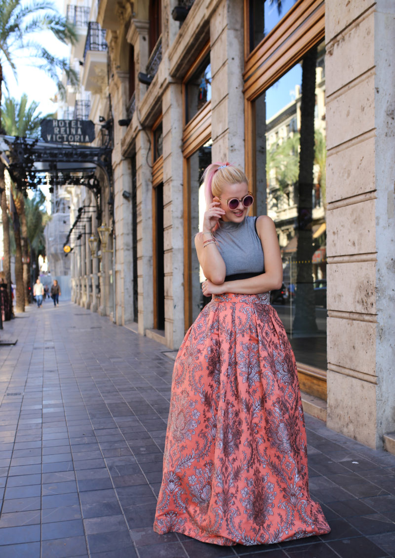 valencia vibes, streetstyle, spain, traditional skirt