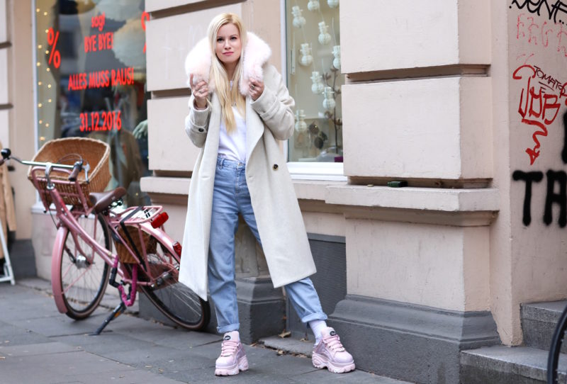 Buffalo Classics, Plateau Klassiker, rosé pink, helle Jeans, rosa Fake Fur Mantel