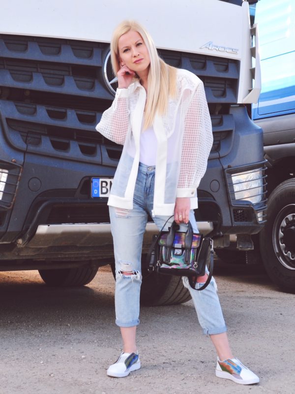 casual perfect every day look ripped jeans bomber jacket