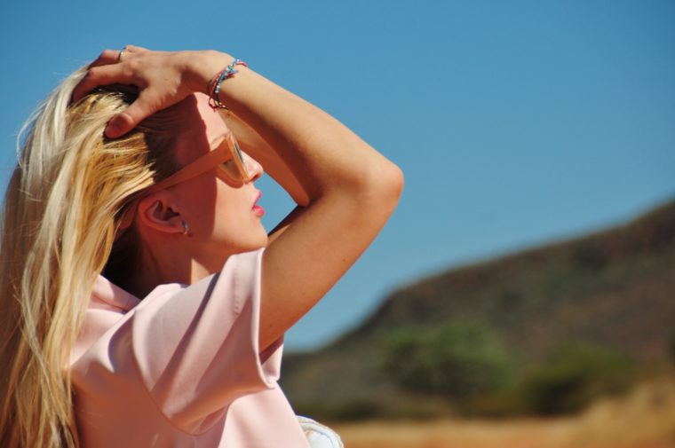 fashion shooting in namibia desert sand 