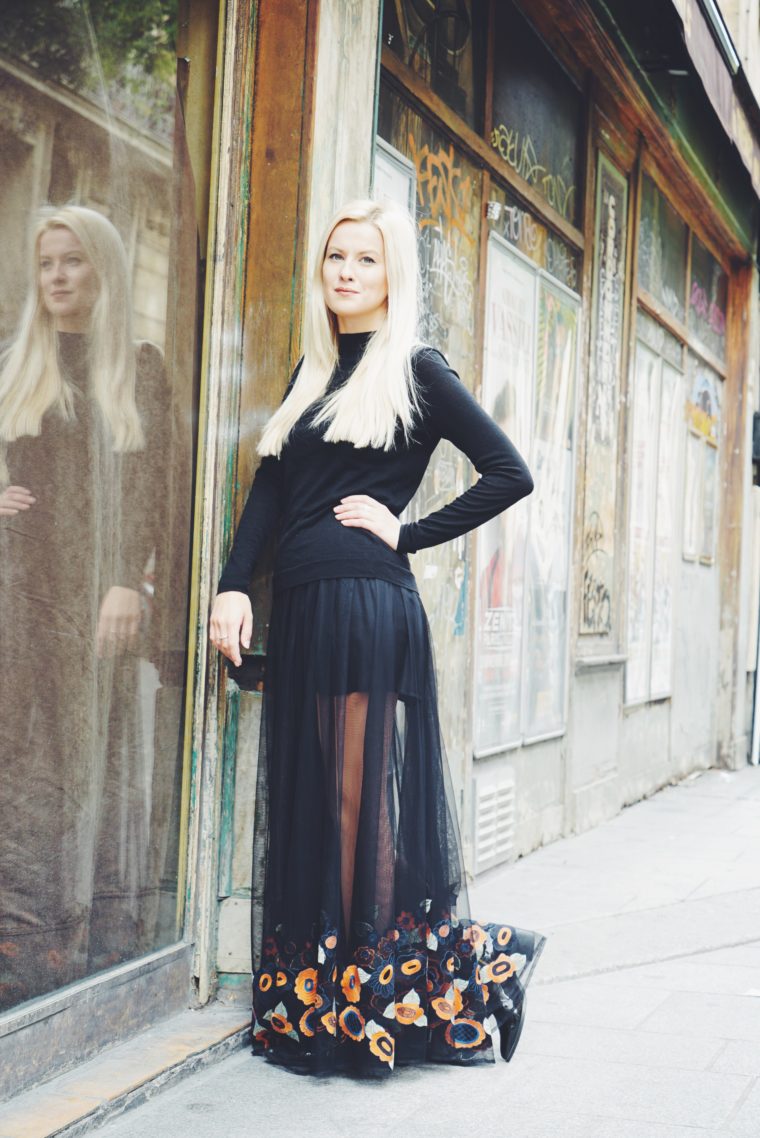 Schwarze Lackschuhe zu Maxi-Rock