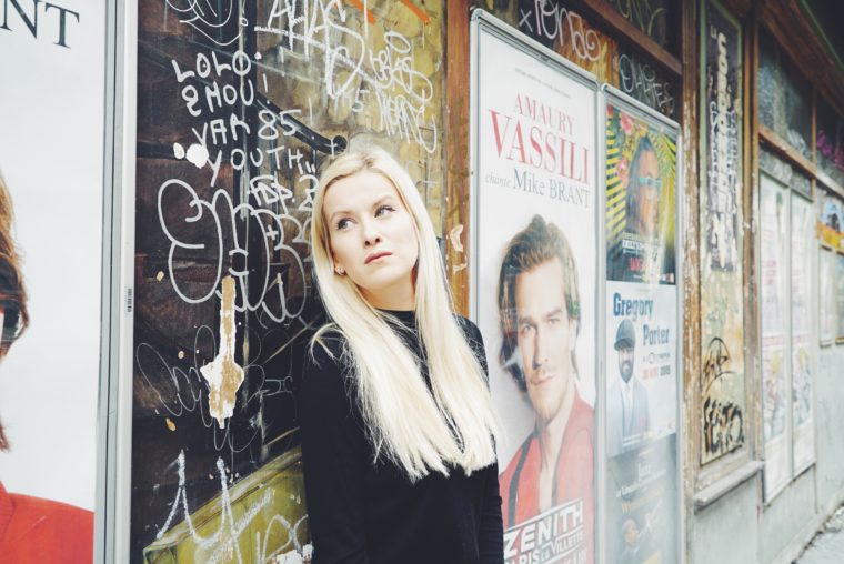 Schwarzer Rollkragenpullover