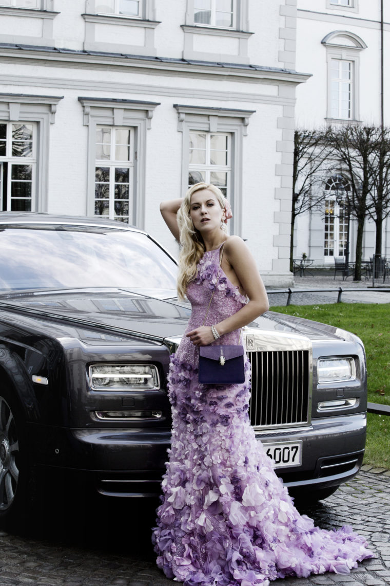 fashionblogger shooting russian luxury rolls royce schloss bensberg