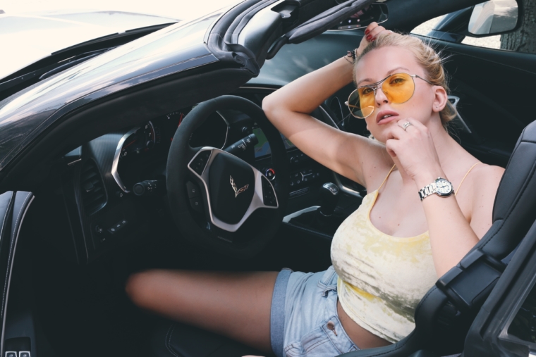 palina kozyrava corvette stingray white interior