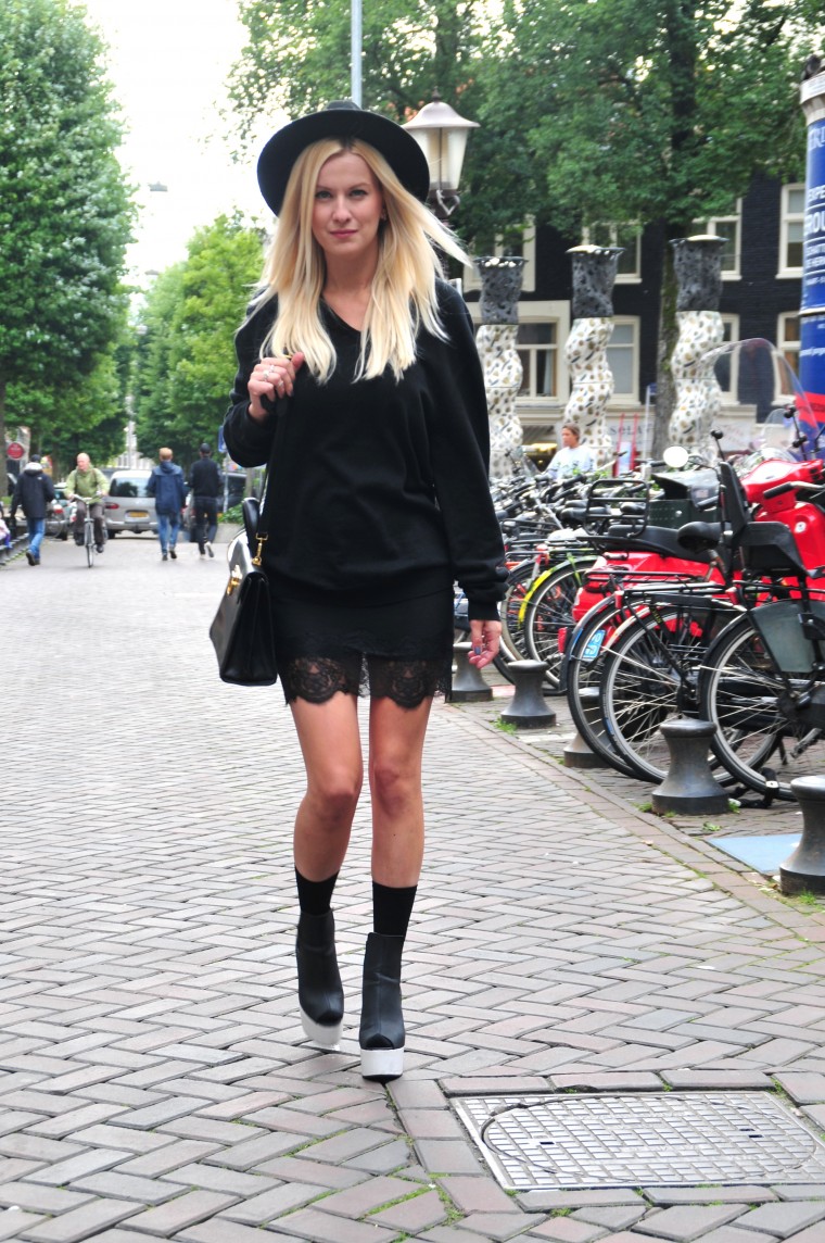 Pullover: Zara, 2.Rock/Skirt: Zara, 3.Hut/Hat: H&M, 4.Tasche/Bag: Salvatore Ferragamo, 5.Schuhe/Shoes: H&M, 6.Socken/Socks: Marc Jacobs marc jacobs socken blogwalk tv werbung spot rtl vox