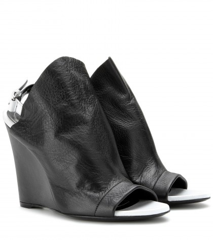 Balenciaga - Wedge-Sandalen Glove aus Leder
