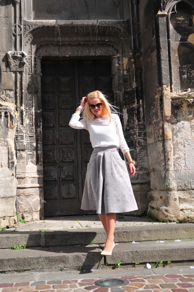 Rock / Skirt: Closet, 3. Sunnies: Chloe Blogwalk TV Spot grauer rock