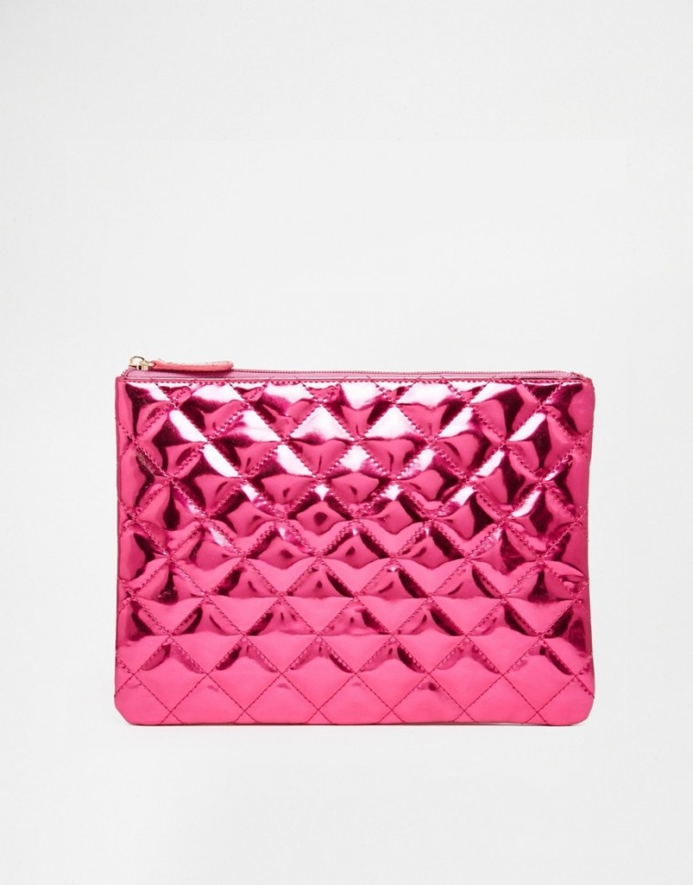 ASOS - Gesteppte Clutch in Metallic - Rosa