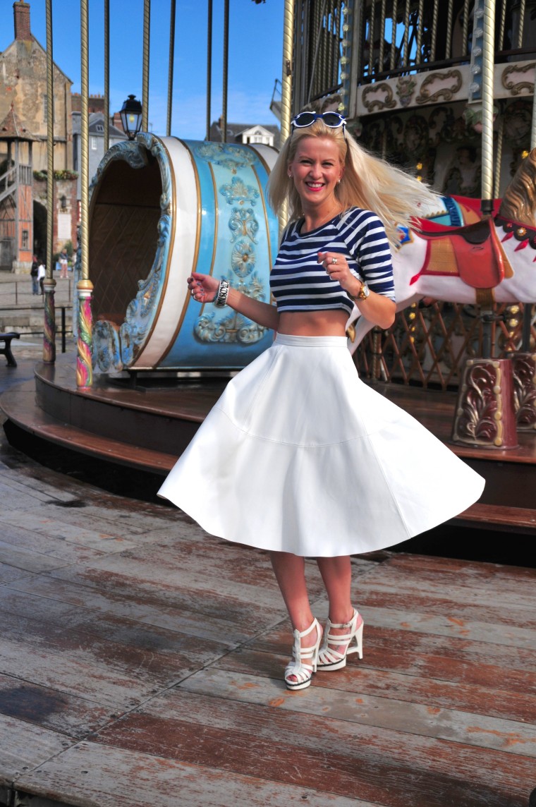 Blogwalk TV Spot crop top