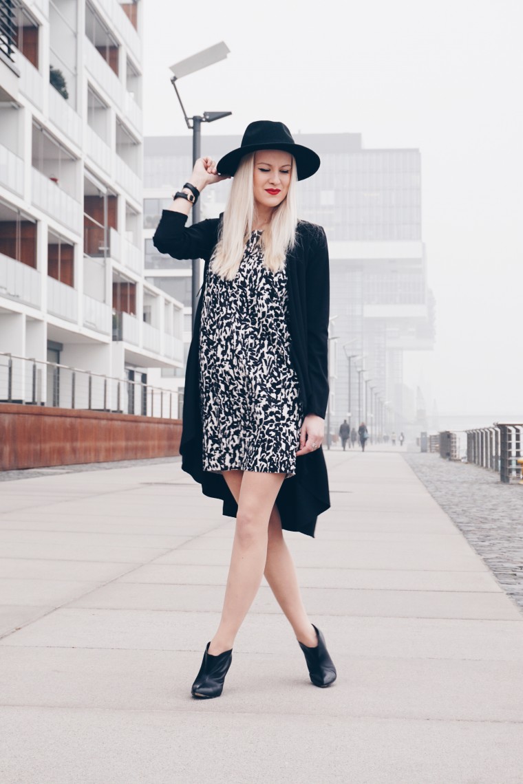 blogwalk blogger fashion benetton muster mix schwarz weiß hut palina pralina köln blogger