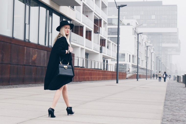 köln fashion blogger blogwalk palina pralina schwarz weiß look fedora hut