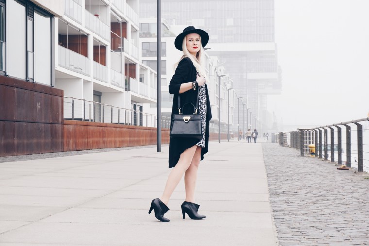 schwarz weiß muster mix blogger benetton palina pralina blogwalk köln streetstyle hut