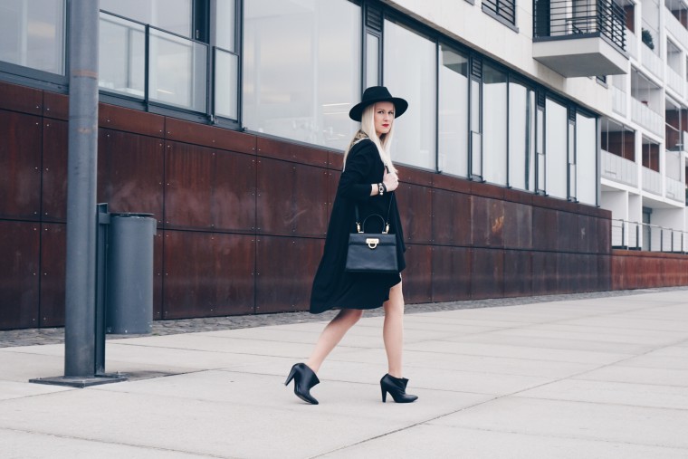 fashion blogger blogwalk köln palina pralina muster mix schwarz weiß kleid benetton hut