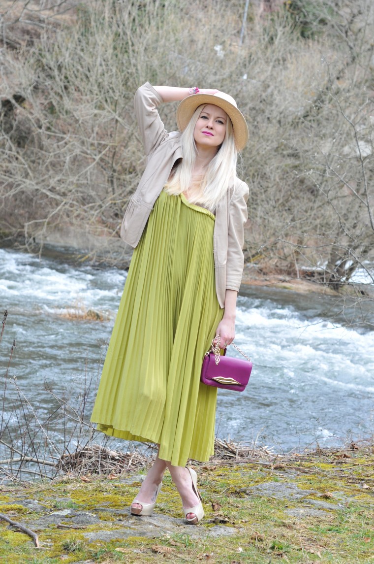 rock the blog cebit 2015 hannover blogwalk palina pralina grün frühling plisse kleid strohhut blogger style Diane von Furstenberg tasche magenta pink