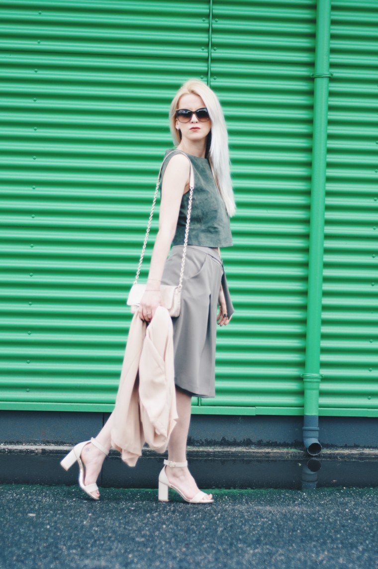 oasis outfit khaki beige must have trend 2015