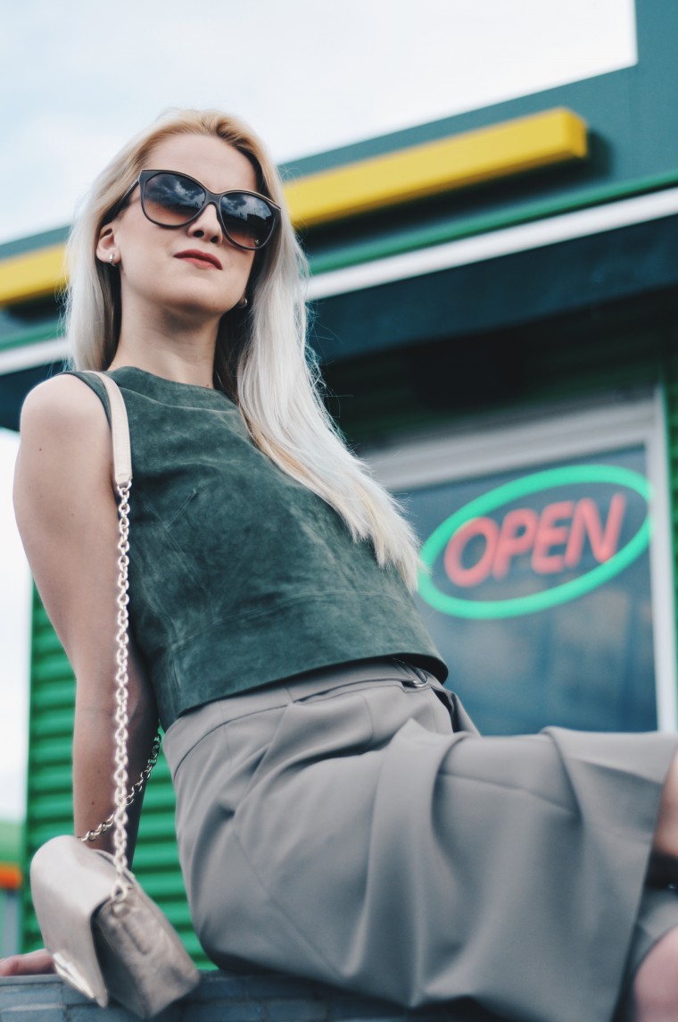 wild leder crop top