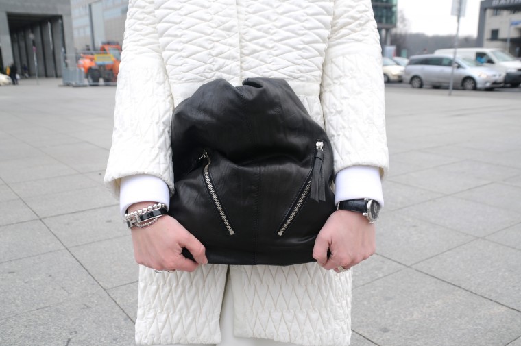 blogwalk palina pralina most successful german fashion blog blogger mode bloggerin köln mercedes benz fashion week berlin streetyle schwarz asos montblanc hermes tasche uhr clic clac