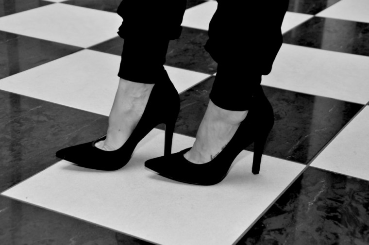 MONOCHROME